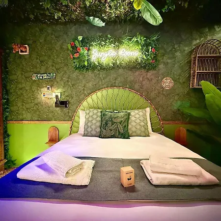 Jungle Jacuzzi Ambiance Tropicale 아파트 에페르네이