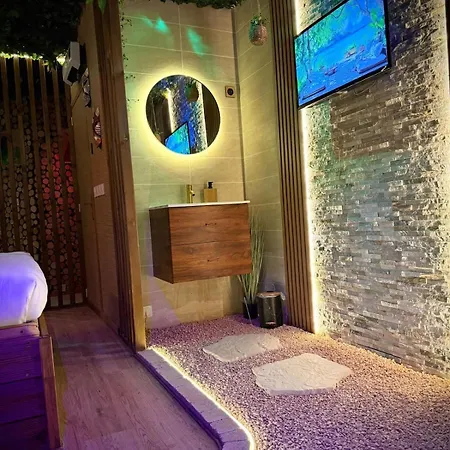 Jungle Jacuzzi Ambiance Tropicale 에페르네이