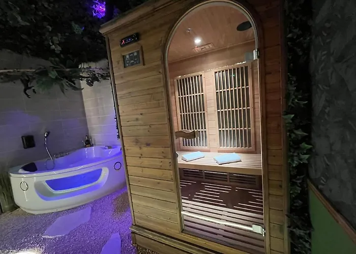 Jungle Jacuzzi Ambiance Tropicale Apartment