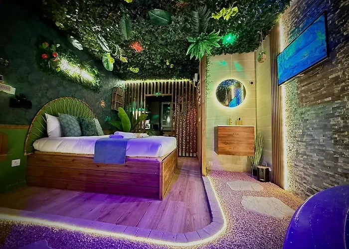 Jungle Jacuzzi Ambiance Tropicale Apartment Épernay