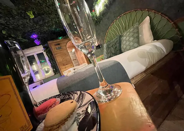 Jungle Jacuzzi Ambiance Tropicale Apartment